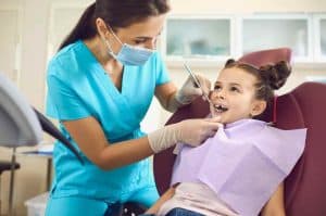 תיקון שיניים שבורות לילדים